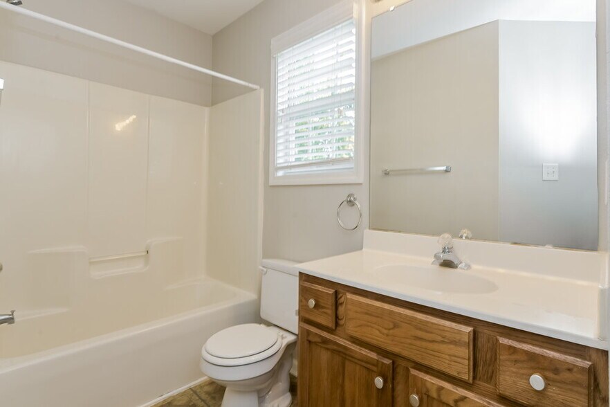 Building Photo - 5883 Culloden Ct