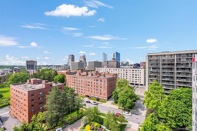 Building Photo - 10 Stewart Pl