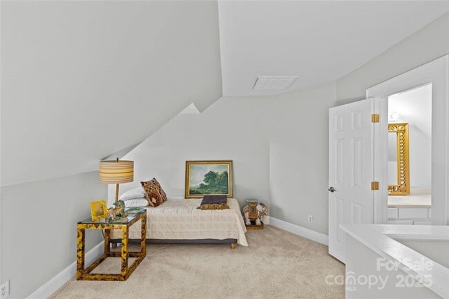 Building Photo - Myers Park - T.R. Lawing Realty, Inc