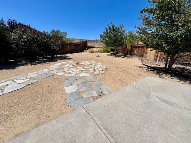 Building Photo - 4 Bedroom in North West Reno
