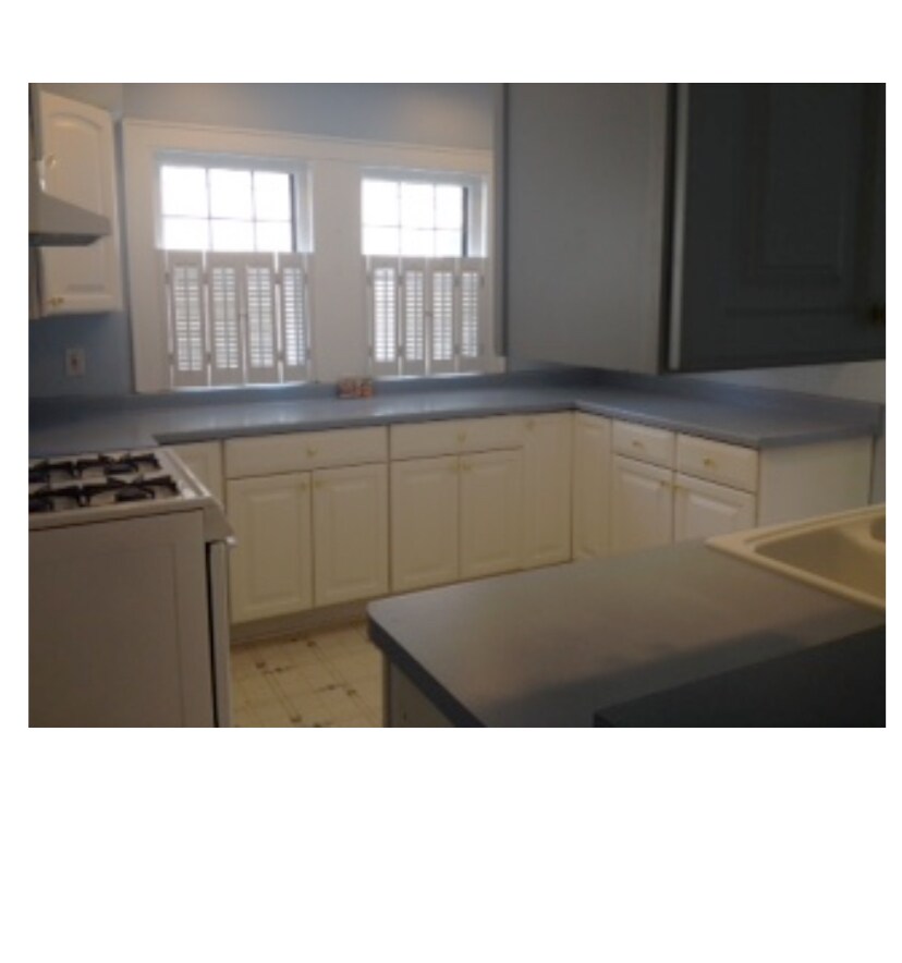 Building Photo - 8333 Gridley Ave