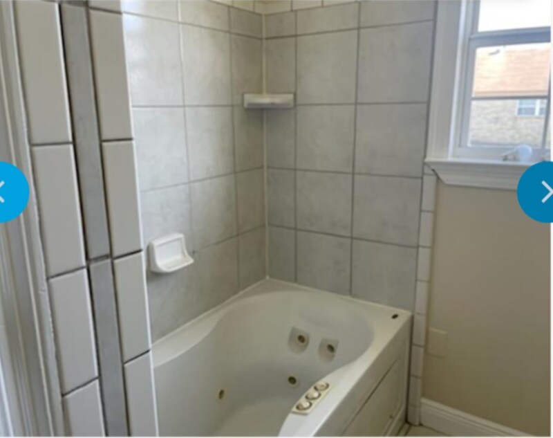 Building Photo - 8003 W Laverne St