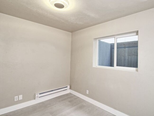 Building Photo - Nice 3 Bed 1 Bath Basement Apartment Close to Downtown GJ