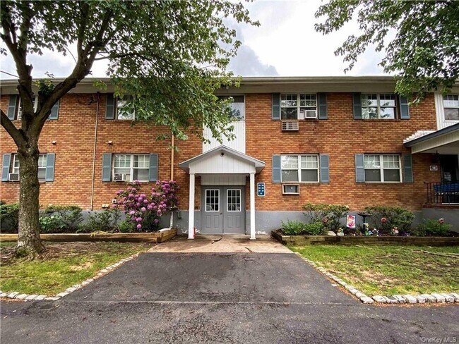 Building Photo - 101 Barclay Manor