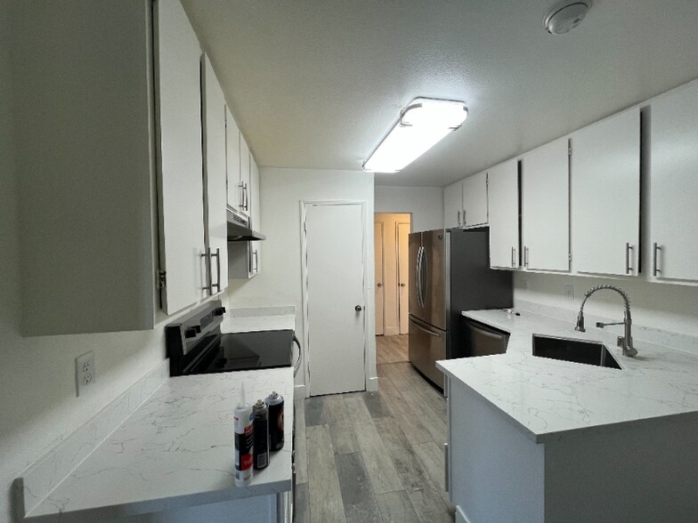 Building Photo - 114 Damsen Dr