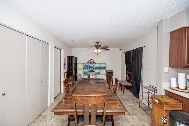 Building Photo - 12408 E Calle Maria