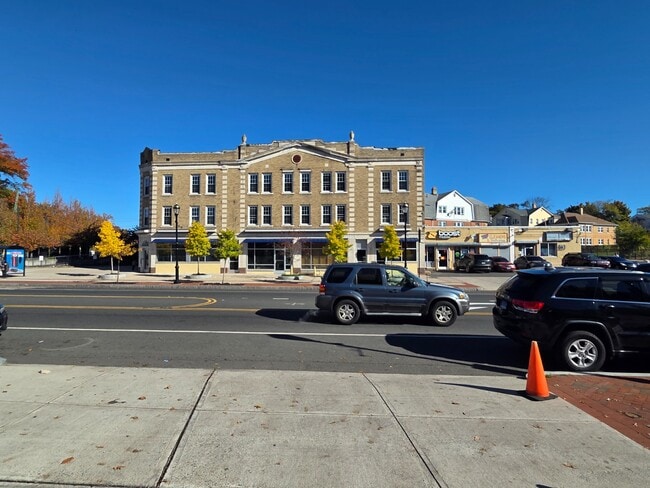 Building Photo - 696-714-714 Albany Ave