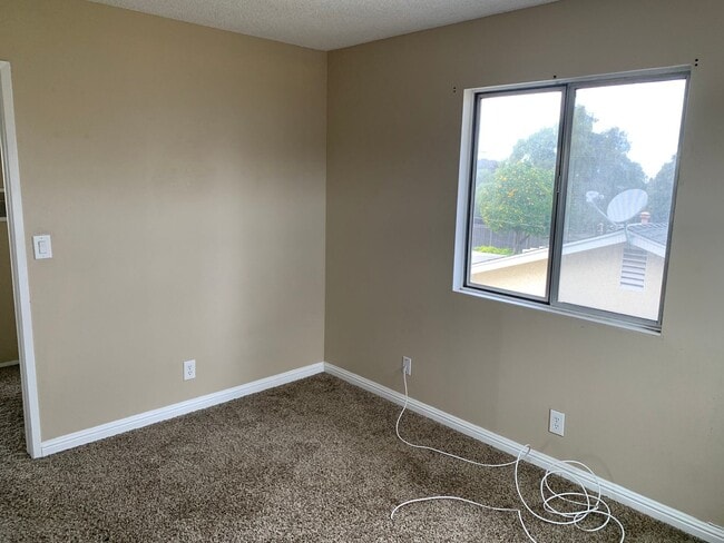 Building Photo - 2-Bedroom Home with Balcony in Orcutt – Pe...