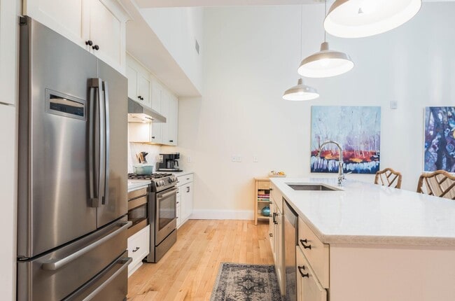 Building Photo - 1 Franklin St