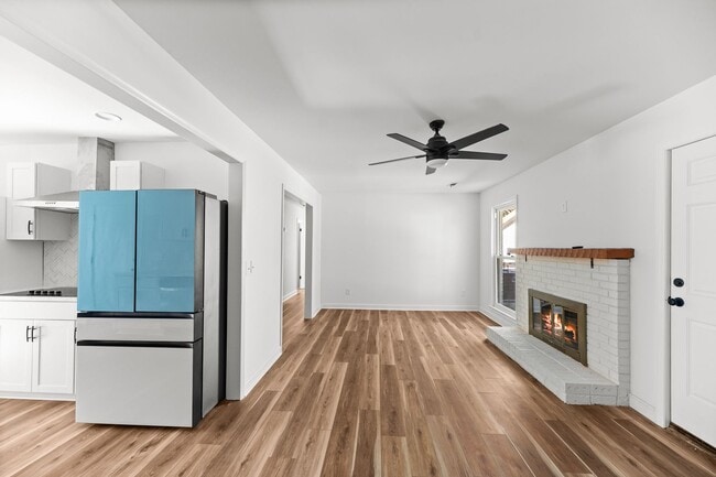 Building Photo - Beautifully Renovated Brick Home in a Quiet, Established Neighborhood