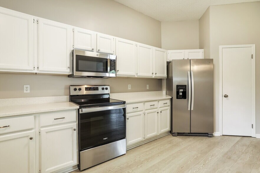 Building Photo - 2066 Tanager Dr