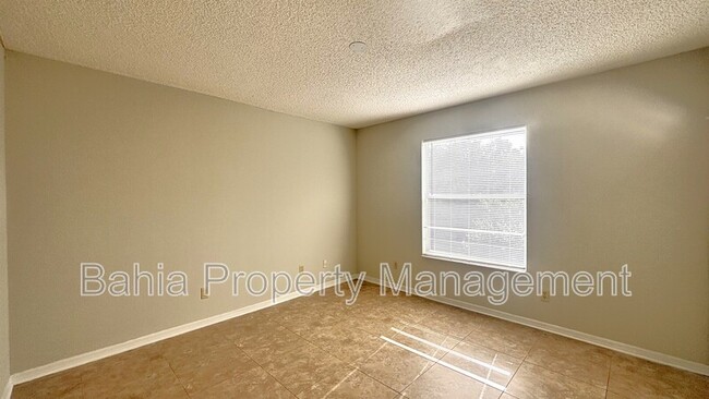 Building Photo - 4528 Commander Dr