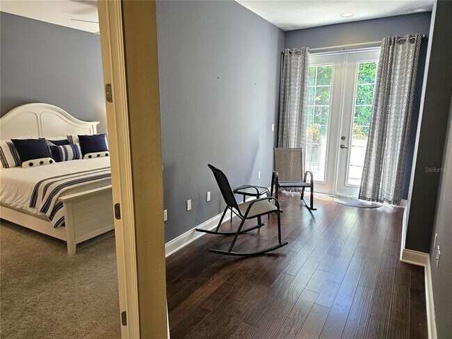 Building Photo - 461 Nokomis Ave S