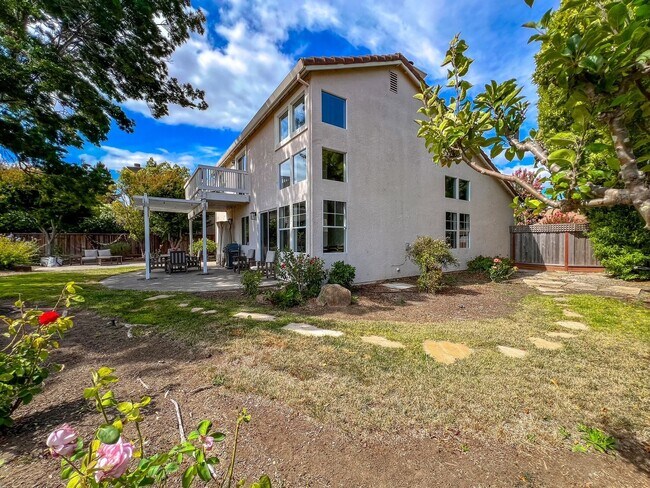 Building Photo - 35 Regatta Way