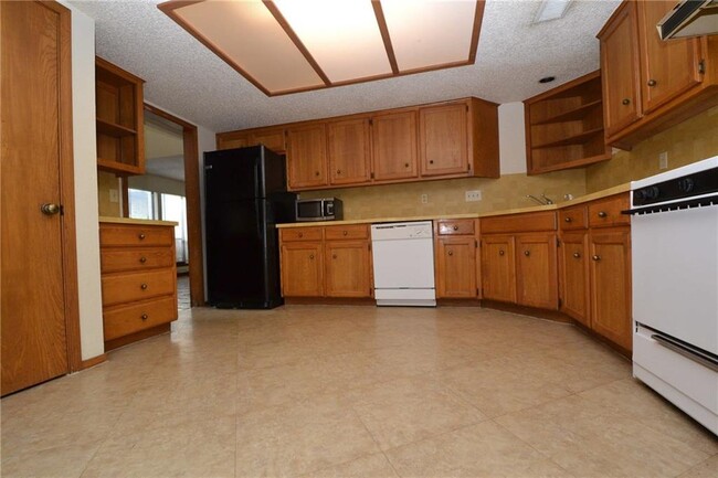 Building Photo - 5311 Doe Valley Ln