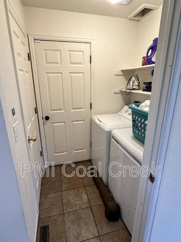 Building Photo - 761 Owl Ct