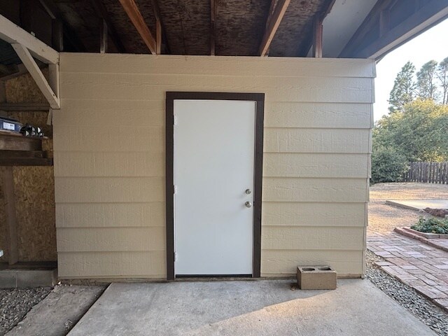 Building Photo - 240 Scholtz Ave