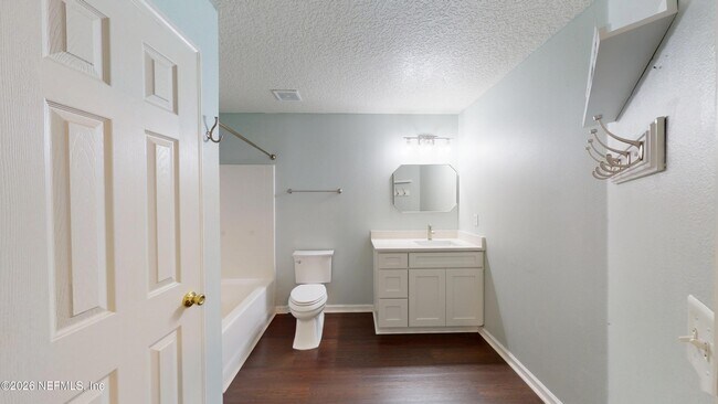 Building Photo - 1063 Collinswood Dr W