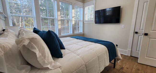 Building Photo - Short term Lease-635 Kotter Farms Trail Ev...