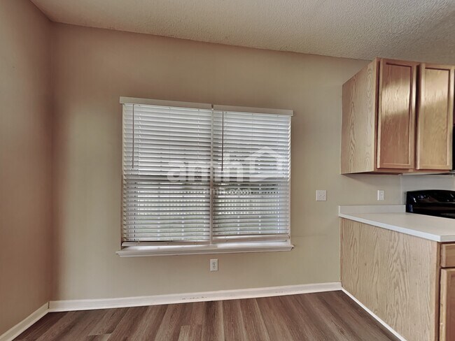 Building Photo - 318 Sunburst Way