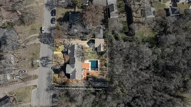 Building Photo - 2100 Daisy Ln