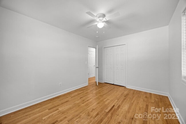 Building Photo - 136 Kent Dr