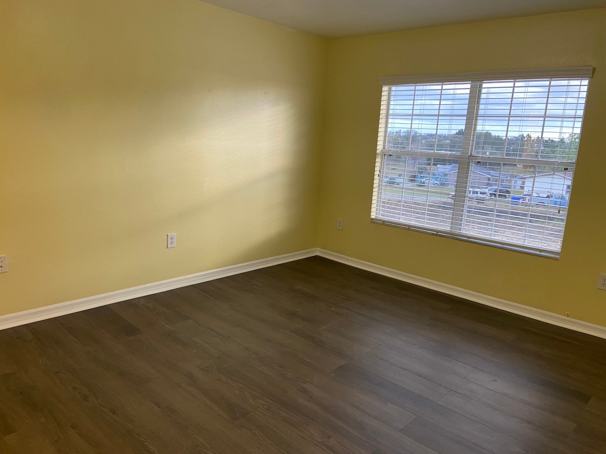 Master Bedroom upstairs - 121 Melissa Pl