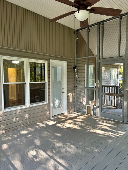 Screened-In porch / deck - 13051 Sanderling Ln
