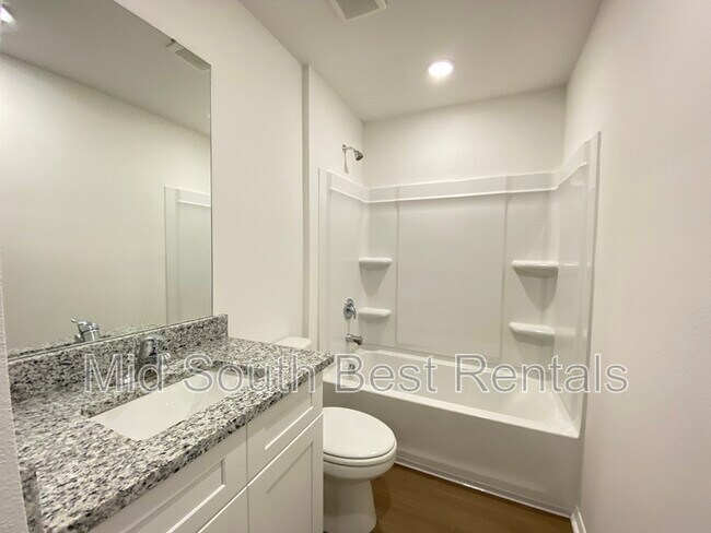 Building Photo - 36 Kelton Ln