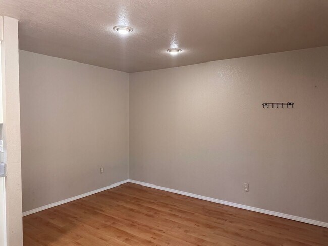 Building Photo - 5303 N Sky Vista Ave