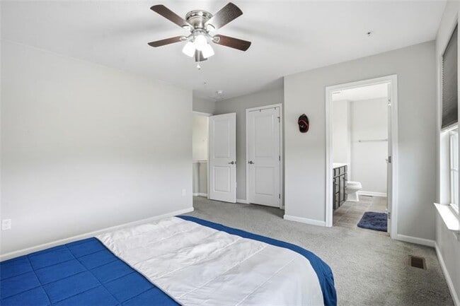 Building Photo - 404 Aprilmae Way