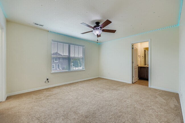 Building Photo - 14810 Vienna Cir