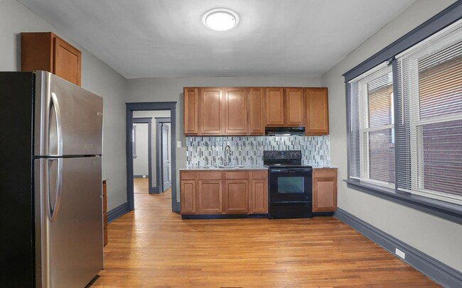Building Photo - 4040 Shreve Ave