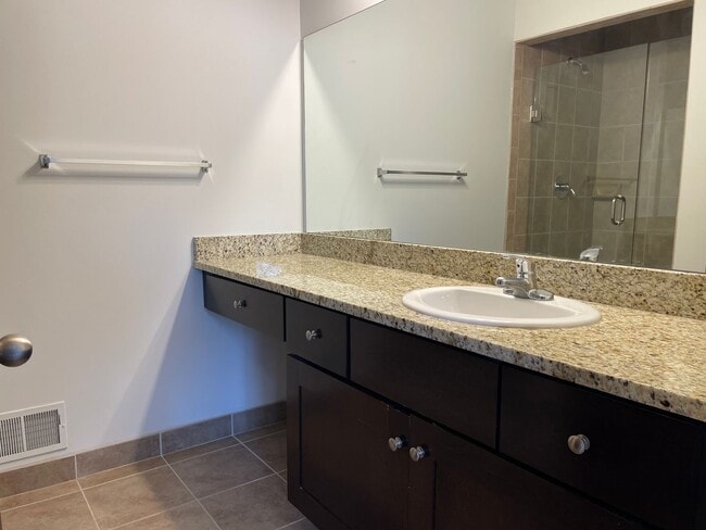 Building Photo - 3 Bedroom, 2 1/2 Bath, Townhouse w/ 2-Car Garage by Stoney Creek, Shelby Township