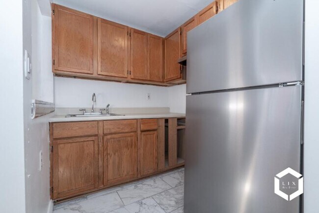 Building Photo - 1 bedroom in BROOKLYN NY 11238