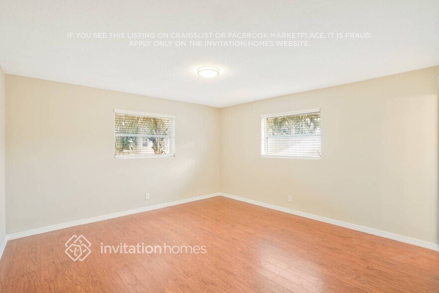 Building Photo - 5714 NW 71st Ave