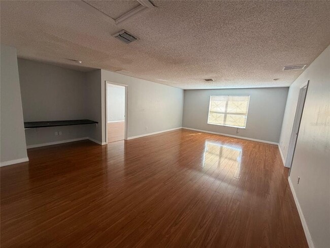 Building Photo - 2290 The Oaks Blvd