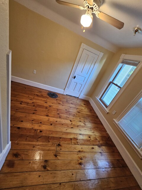 Building Photo - 402 Rogers St