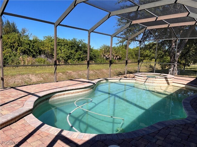 Building Photo - 1521 SW 22nd Pl