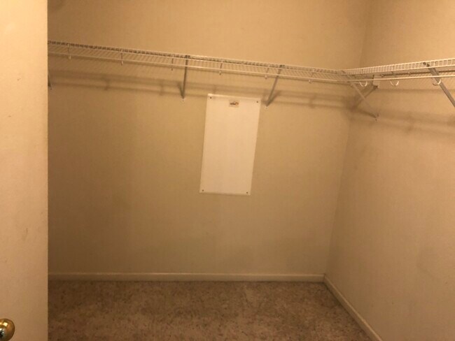 Building Photo - 10640 Siskiyou Ln