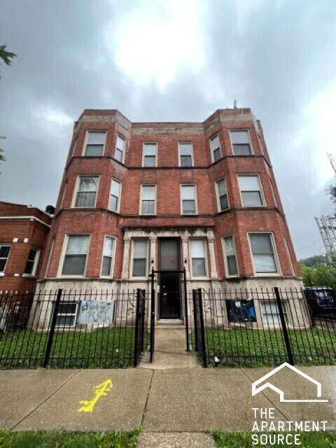 Building Photo - 2300 S Ridgeway Ave