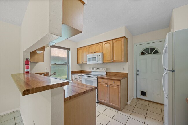 Primary Photo - 19907 Lions Gate Dr