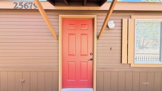 Building Photo - 25679 Alderwood St