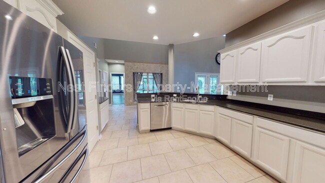 Building Photo - 11881 Honey Locust Dr