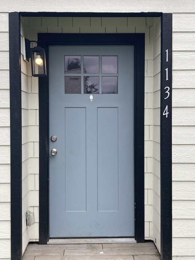 Building Photo - 1134 N Rainier Ave