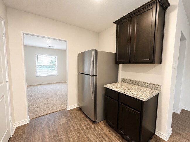 Building Photo - AVAILABLE NOW; APPLY AT OUR WEBSITE TODAY!!