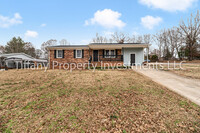 Building Photo - 2100 Greenoak Dr