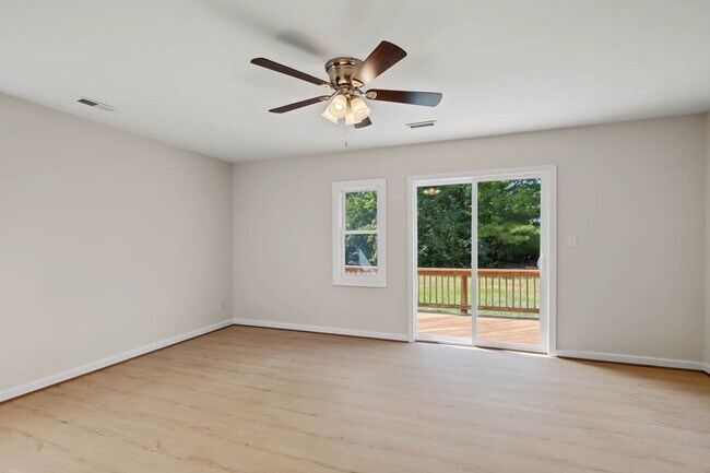 Building Photo - 300 Smoots Ln