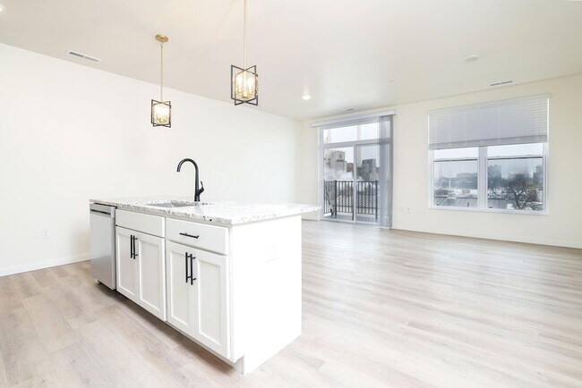 Building Photo - 28 7th St NE