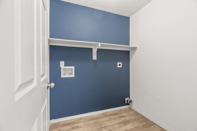 Building Photo - 10313 Brandi Kay Dr